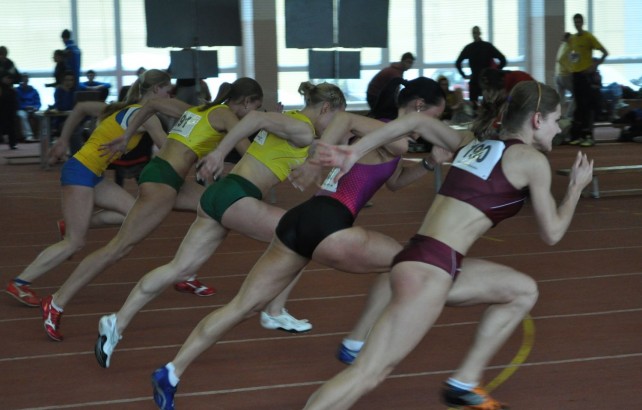 Eilę metų lengvosios atletikos rinktinė pelno prizininkų apdovanojimus. R. Žilinskienės nuotr.