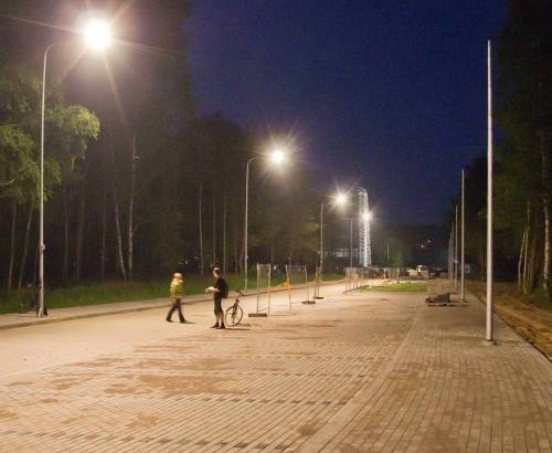 Iš pirmo žvilgsnio gali pasirodyti, kad HPS lempos yra vienas iš ekonomiškiausių gatvių apšvietimui tinkamų šaltinių. MII nuotr.