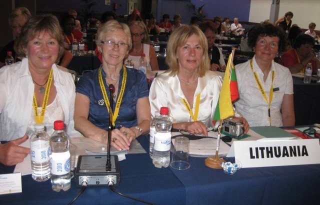 Doc. dr. A. Vaitkuvienės publikacija – prestižiniame tarptautiniame portale (docentė yra antra iš dešinės). Soroptimist.lt nuotr.