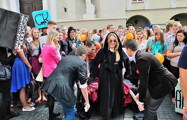 Teisės fakultetas šiais metais pasipildė 224 pirmakursiais. V. Naujiko nuotr.