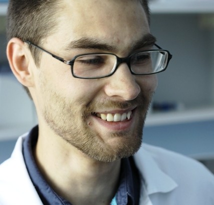 VU Biochemijos instituto doktorantas Simonas Kutanovas. VU Biochemijos instituto nuotr.