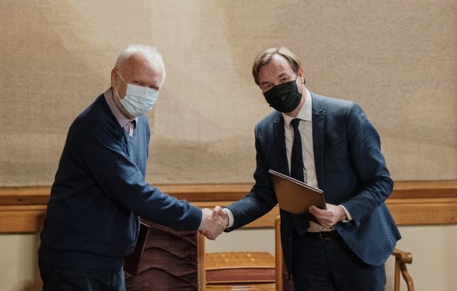 G. Švitra ir prof. R. Petrauskas/J. Auškelio nuotr.